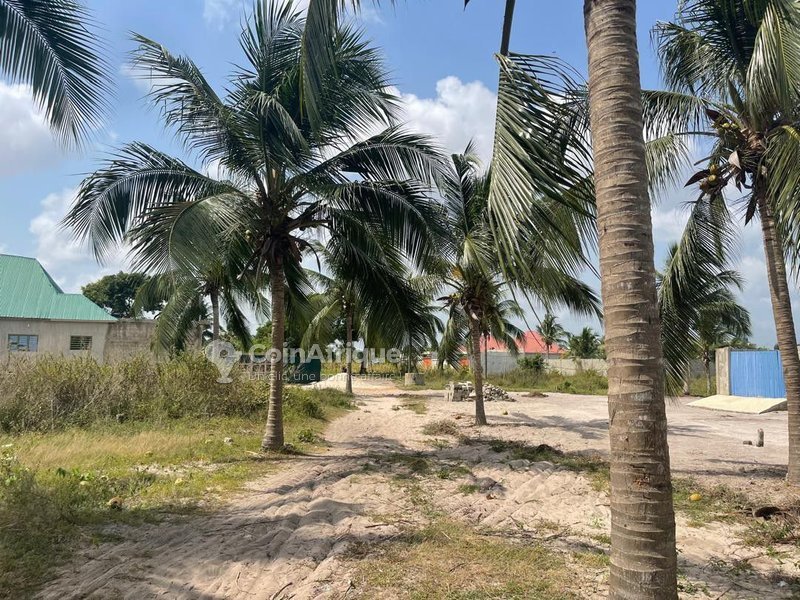 Terrain résidentiel nu de 363 m² avec fort potentiel de plus-value et proximité de la plage