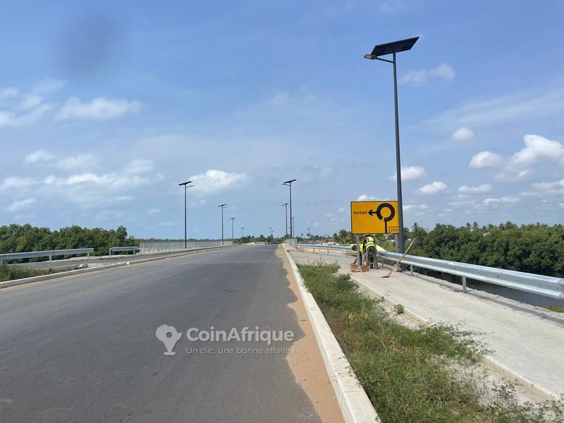 Terrain résidentiel nu de 363 m² avec fort potentiel de plus-value et proximité de la plage