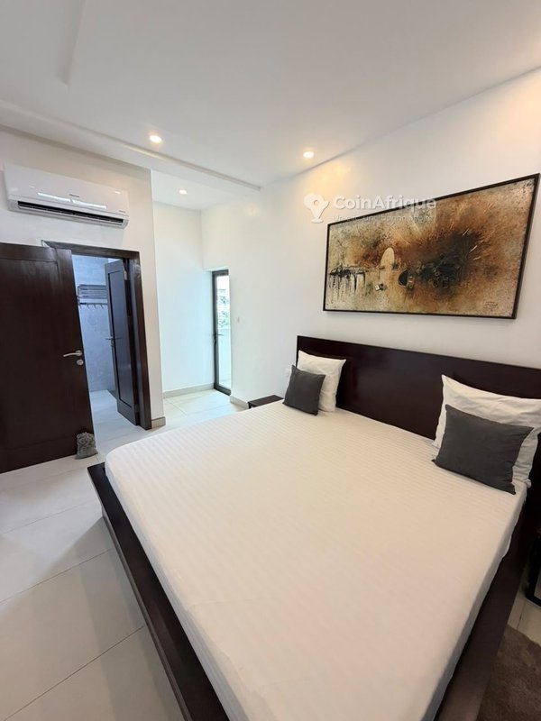 Appartement meublé de 3 pièces avec commodités modernes et services gratuits