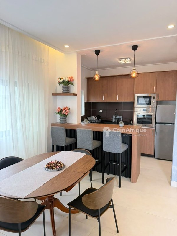 Appartement meublé de 3 pièces avec commodités modernes et services gratuits
