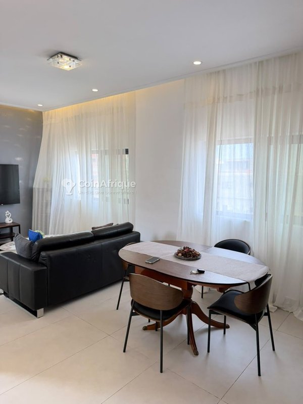 Appartement meublé de 3 pièces avec commodités modernes et services gratuits