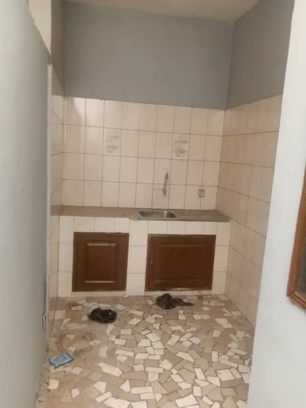 Appartement cosy d'une pièce avec cuisine séparée et commodités modernes