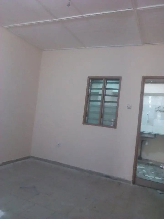 Appartement meublé d'une pièce avec cour partagée et équipements modernes