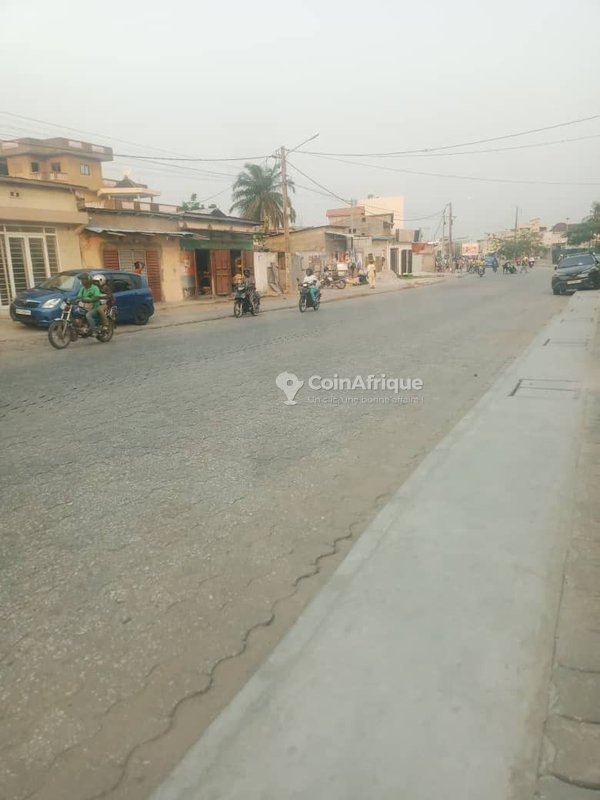 Terrain constructible de 513 m² avec titre foncier et levé topographique