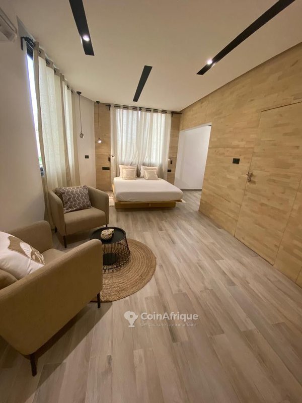 Villa luxueuse de 5 pièces meublée avec entrée et garage personnels