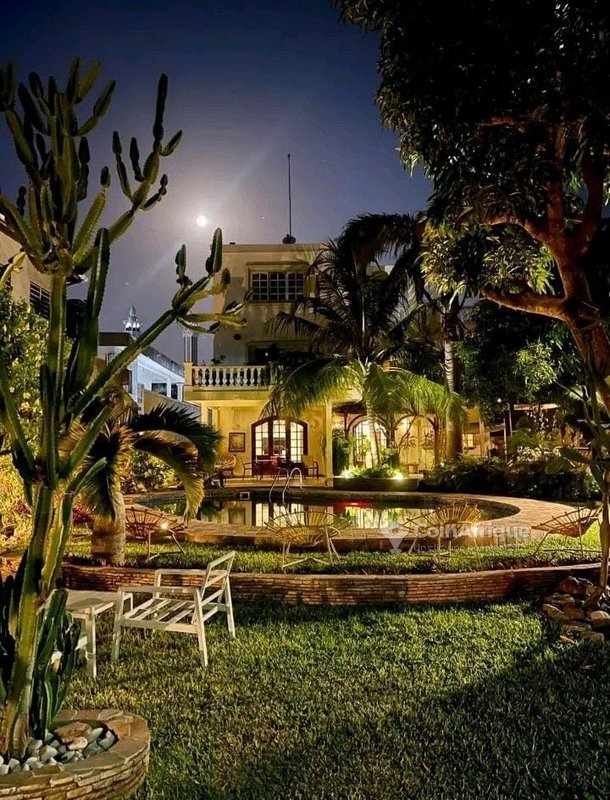 Villa luxueuse de 5 pièces avec piscine et jardin meublé