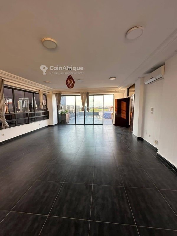 Appartement meublé 2 pièces avec piscine privée en terrasse