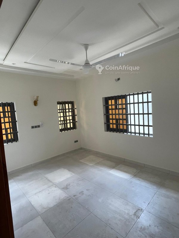 Appartement de 3 pièces avec douches privées et balcon personnel