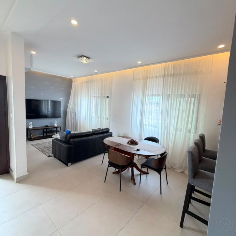 Appartement meublé 2 pièces avec sécurité 24h et équipements haut de gamme
