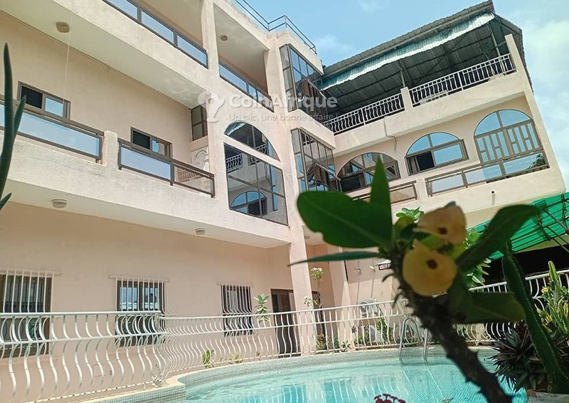 Villa luxueuse de 5 pièces avec piscine privée et jacuzzi