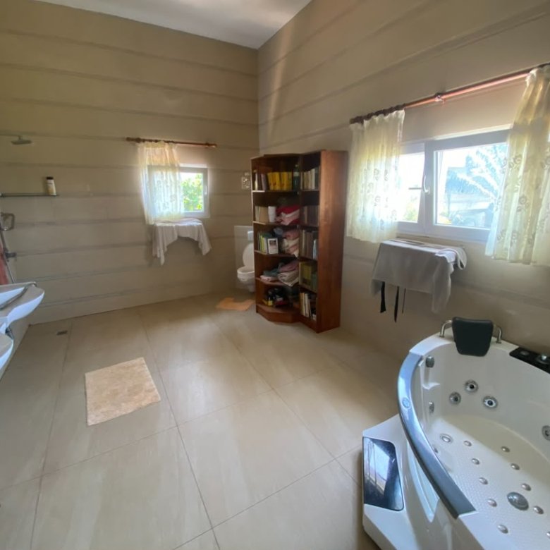Villa luxueuse de 4 pièces avec spa et vue sur mer