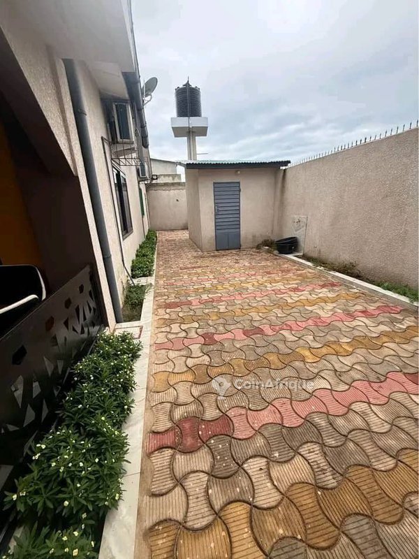 Villa luxueuse de 3 pièces avec jardin, garage et titre foncier