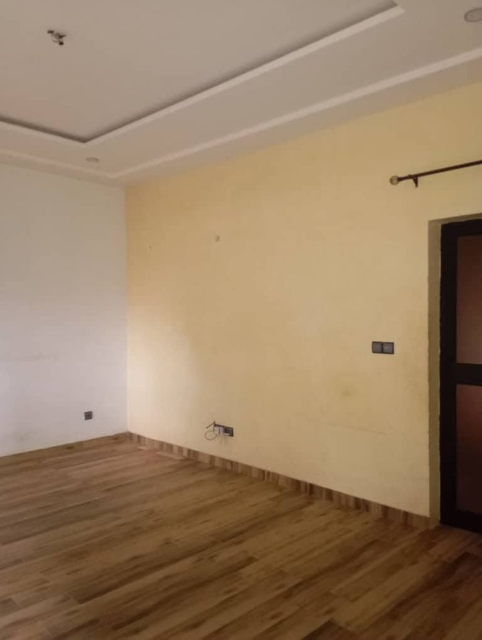 Villa spacieuse de 6 pièces avec jardin et garage privé