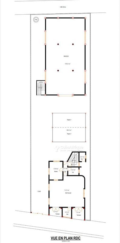 Immeuble commercial de 3 pièces avec titre foncier personnel en position stratégique