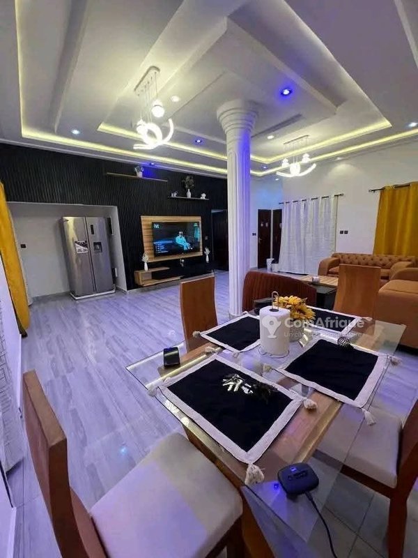 Appartement meublé duplex de 2 chambres avec climatisation et terrasse
