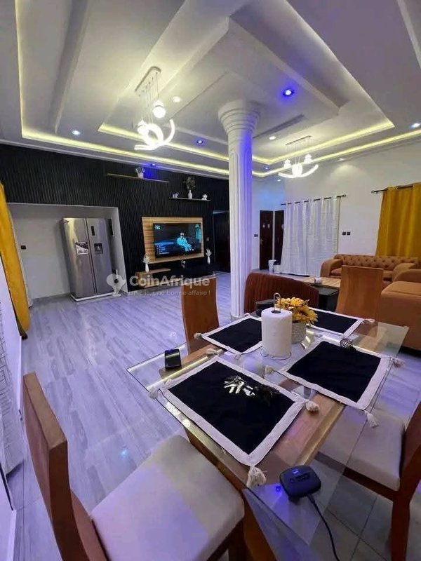 Appartement meublé duplex de 2 chambres avec climatisation et terrasse