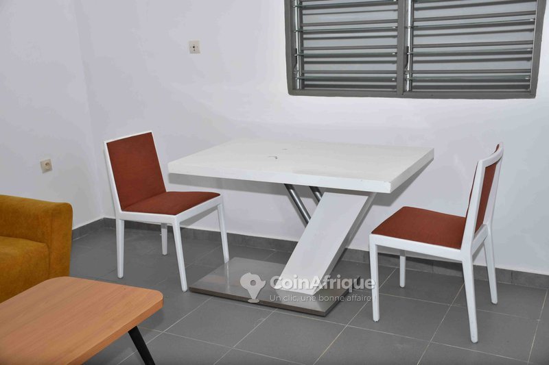 Appartement meublé 2 pièces avec balcon ensoleillé et services inclus