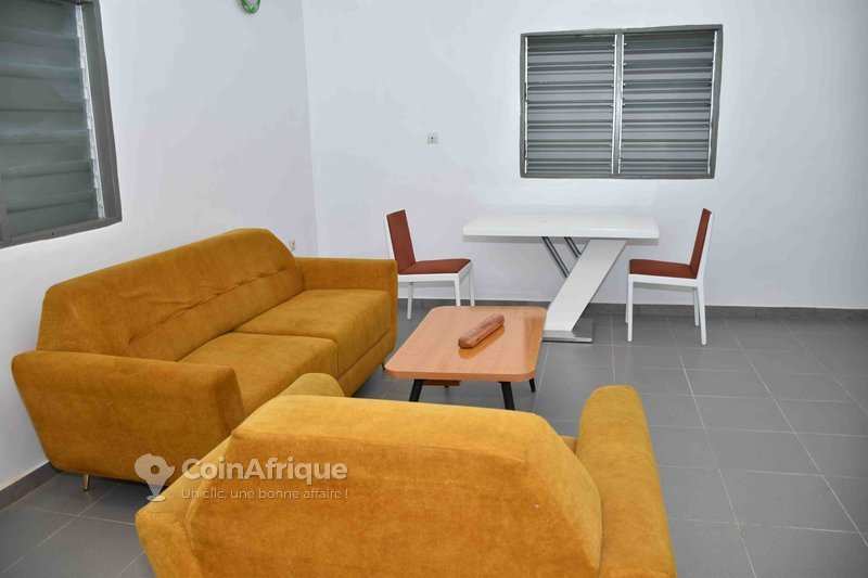 Appartement meublé 2 pièces avec balcon ensoleillé et services inclus