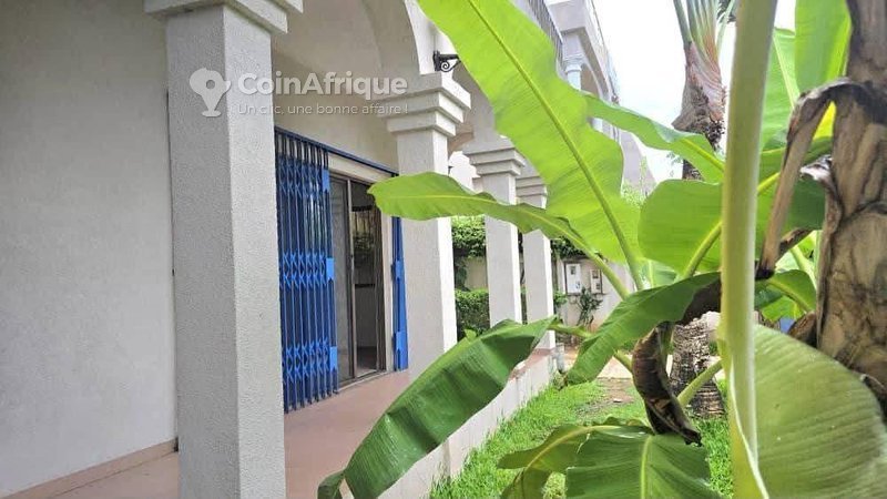 Villa luxueuse de 7 pièces avec terrasse géante et studio indépendant