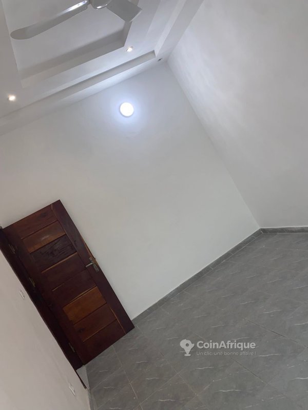 Appartement haut standing de 2 pièces avec nouvelle construction et commodités modernes