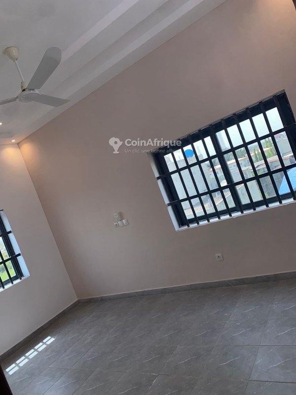 Appartement haut standing de 2 pièces avec nouvelle construction et commodités modernes