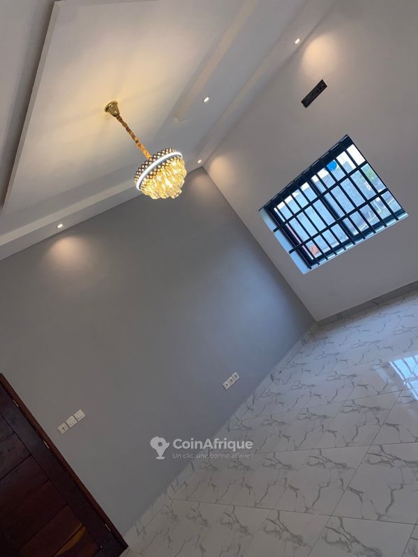 Appartement haut standing de 2 pièces avec nouvelle construction et commodités modernes