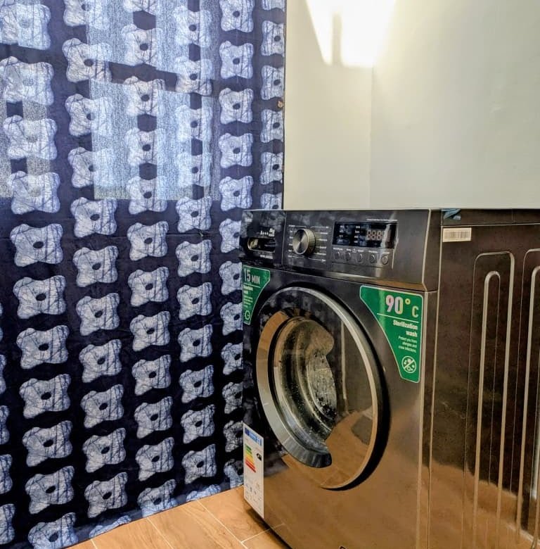 Appartement meublé 2 pièces avec climatisation et sécurité renforcée
