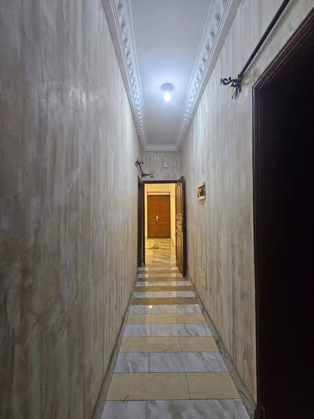 Appartement haut standing de 2 pièces avec équipements modernes et accès véhicule