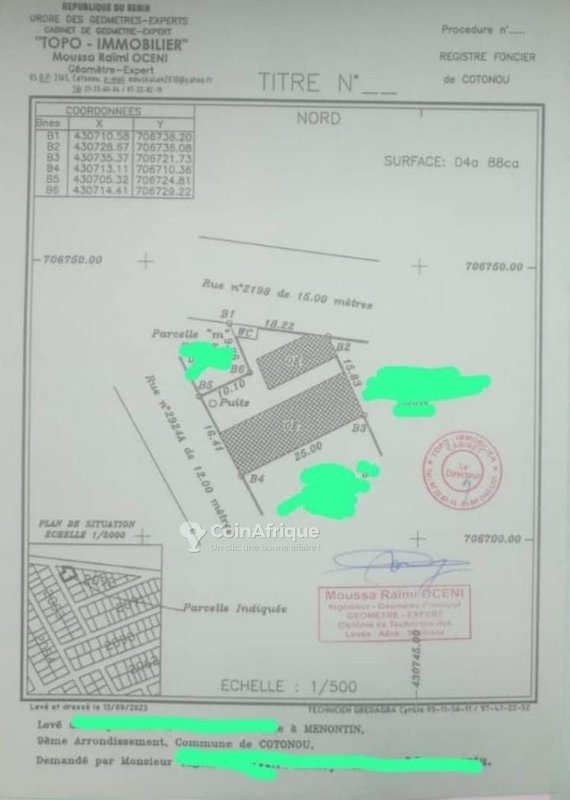 Terrain en angle de rue avec documents complets dans une zone résidentielle privilégiée