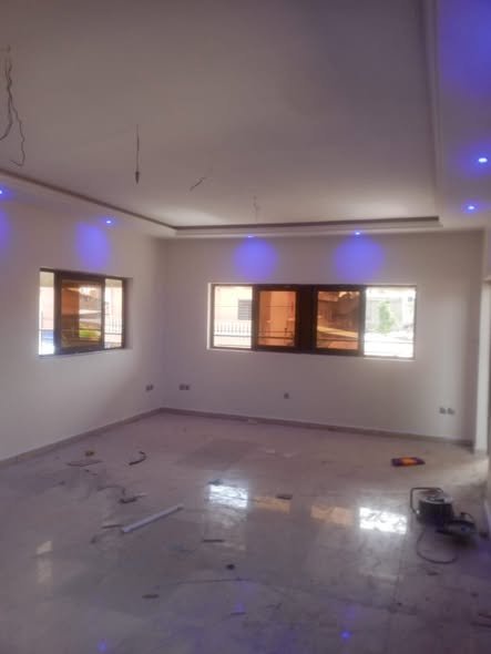 Immeuble de prestige de 11 pièces avec staff haut de gamme et sécurité renforcée