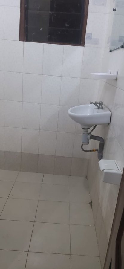Appartement cosy d'une pièce avec cuisine séparée et équipements modernes