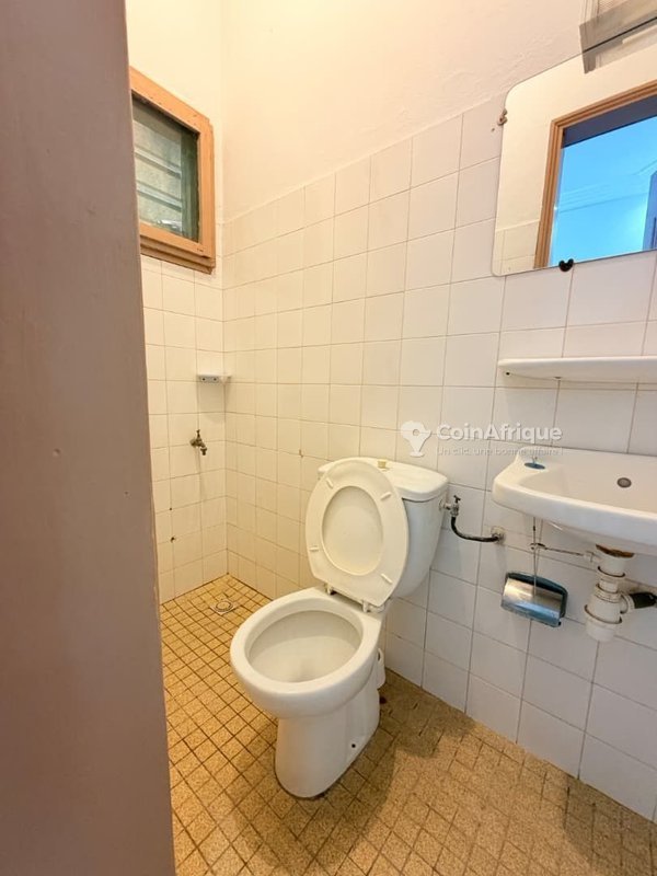 Appartement spacieux de 3 pièces avec baignoire et équipements privés