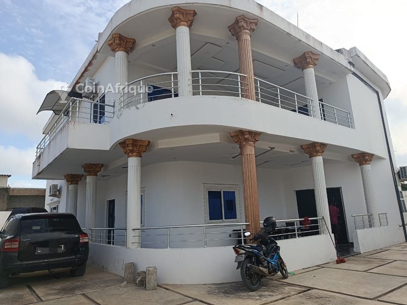Appartement meublé de 6 pièces avec vue sur la mer et services haut de gamme