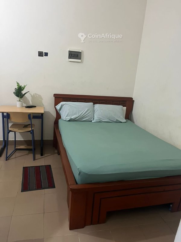 Appartement meublé d'une pièce avec cuisine équipée et cadre sécurisé