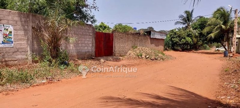 Terrain constructible de 327 m² avec titre foncier personnel à Cocotomey