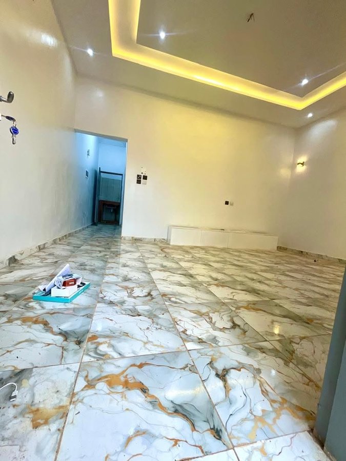 Appartement d'une pièce avec grande véranda et accès véhicule