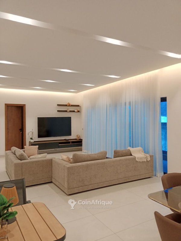 Appartement meublé 3 pièces avec piscine et salle de sport haut standing