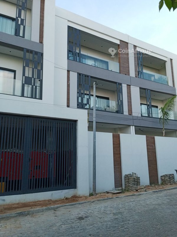 Appartement meublé 3 pièces avec piscine et salle de sport haut standing
