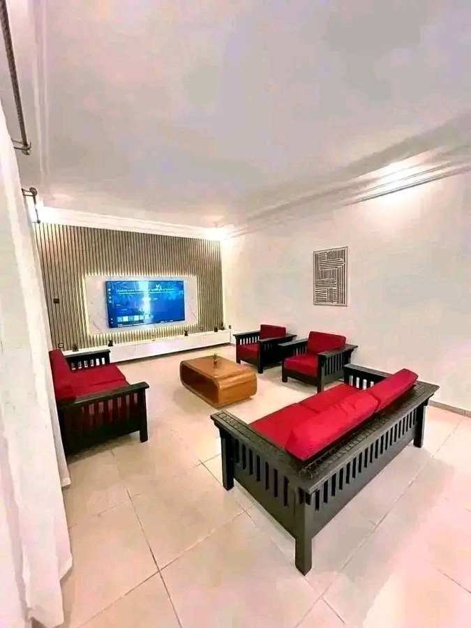 Appartement meublé de 2 pièces avec piscine et terrasse spacieuse