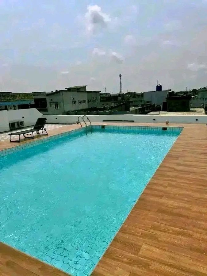 Appartement meublé de 2 pièces avec piscine et terrasse spacieuse