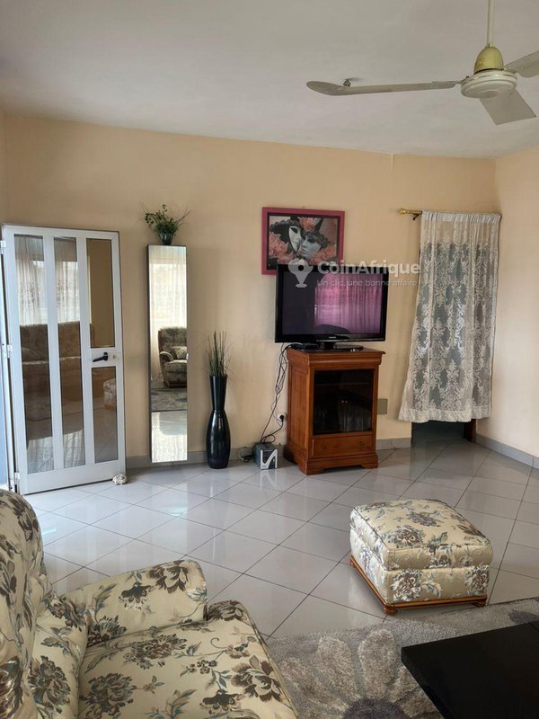 Appartement meublé 3 pièces avec équipements modernes et sécurité assurée