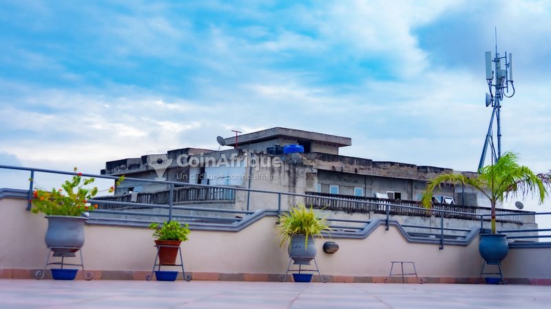 Appartement meublé 3 pièces avec équipements modernes et sécurité assurée