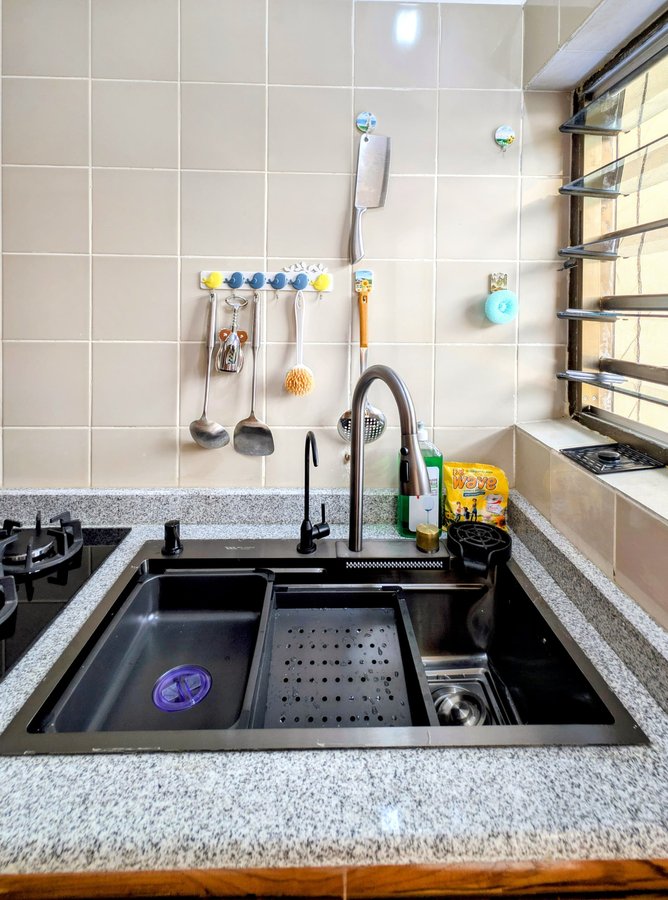 Appartement meublé d'une pièce avec équipements haut de gamme et terrasse agréable