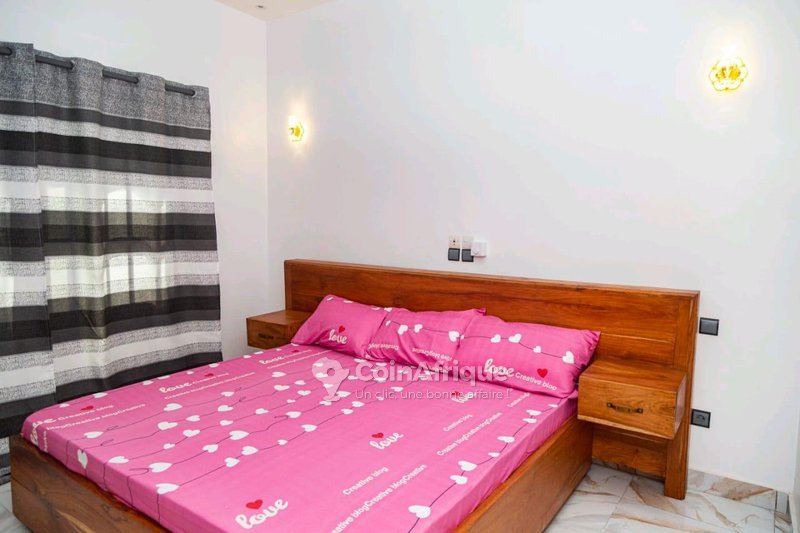 Appartement meublé de 3 pièces avec mobilier moderne et cadre sécurisé