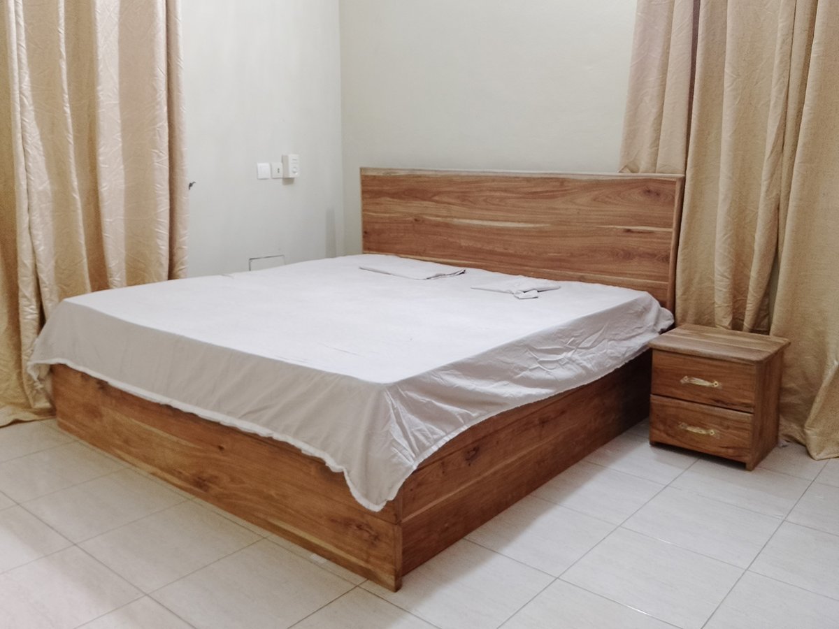 Appartement meublé d'une pièce avec balcon et équipements haut de gamme en zone sécurisée