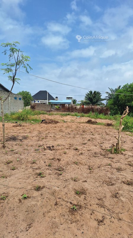 Terrain de 329 m² avec dossier maîtrisé et emplacement stratégique en zone lotie