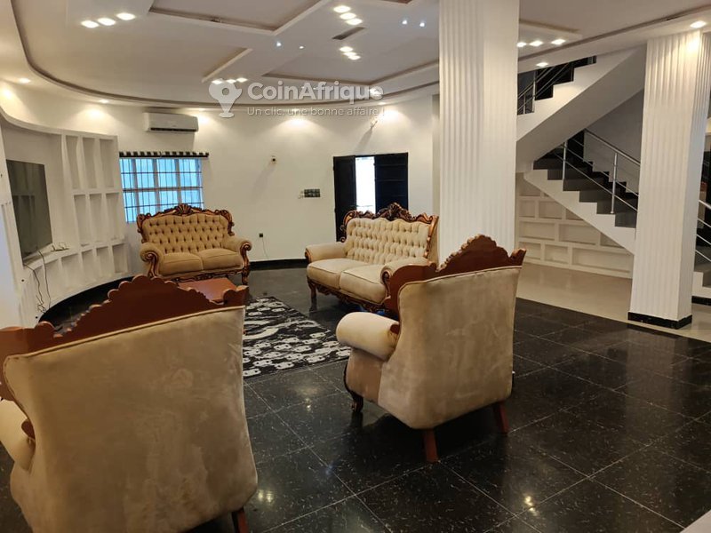 Appartement meublé de 6 pièces avec vue sur la mer et services premium