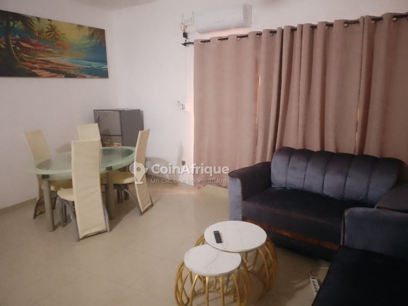 Appartement meublé d'une pièce avec climatisation pour séjours confortables