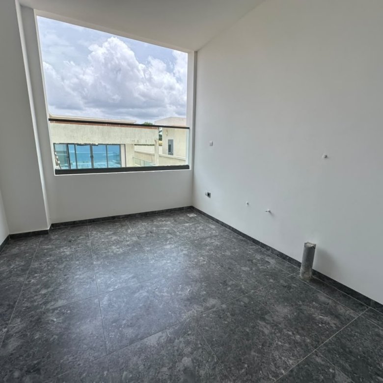 Appartement meublé de 3 pièces avec sécurité 24H/24 et ascenseur