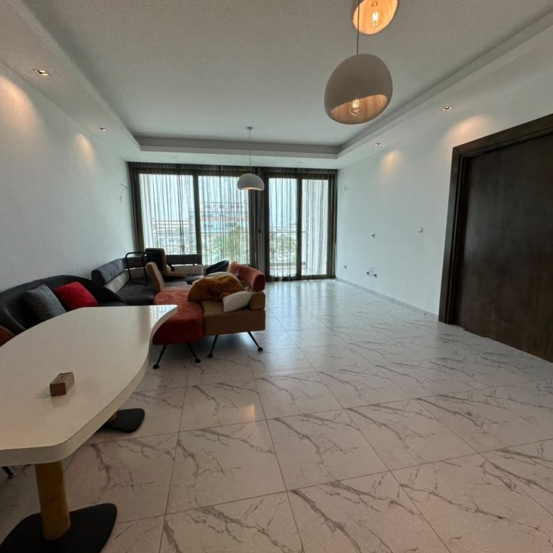 Appartement meublé de 3 pièces avec sécurité 24H/24 et ascenseur